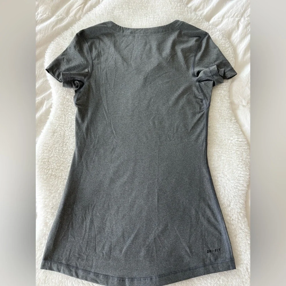 Nike Women's Nike Training Short Sleeve Top size S
